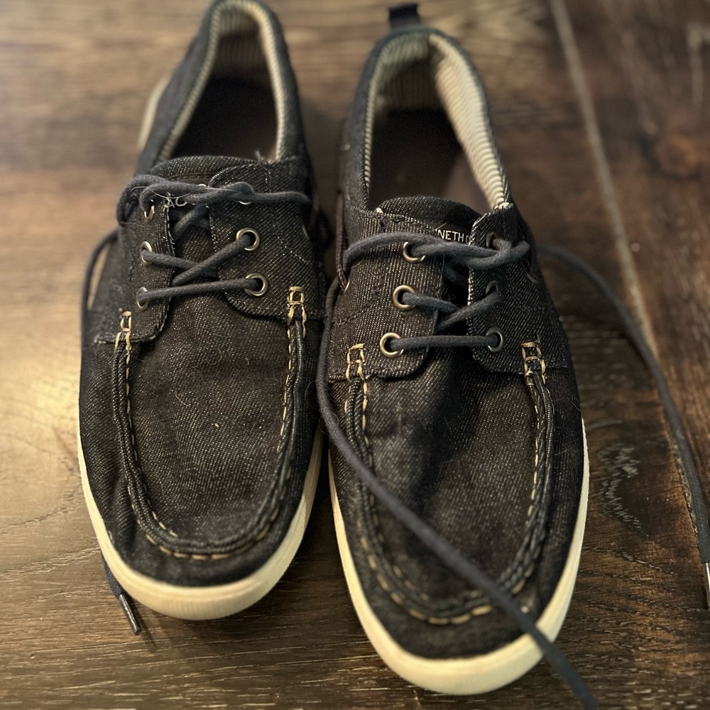 Kenneth Cole Boat Shoes - Picture 2 of 4